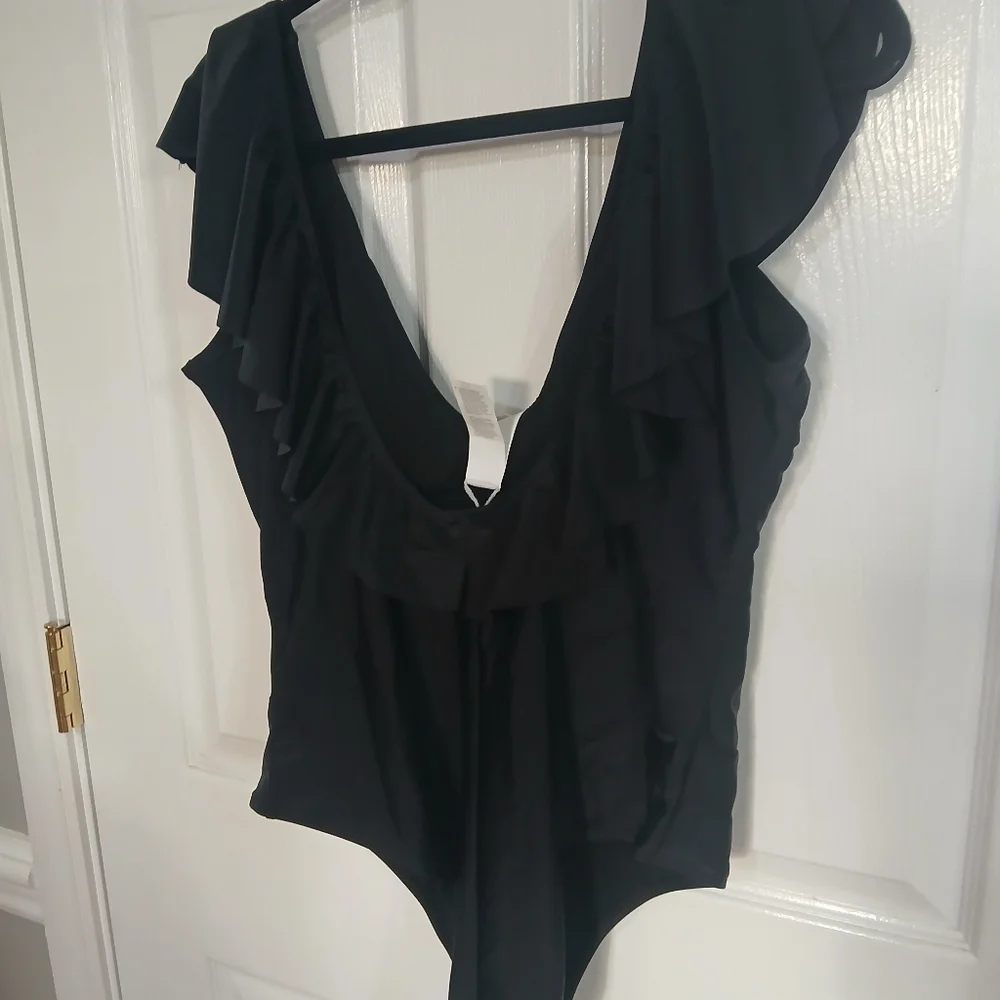 Womans Cupshe Black Ruffle One-Piece Swimsuit NWT Beach Pool Resort Cruise